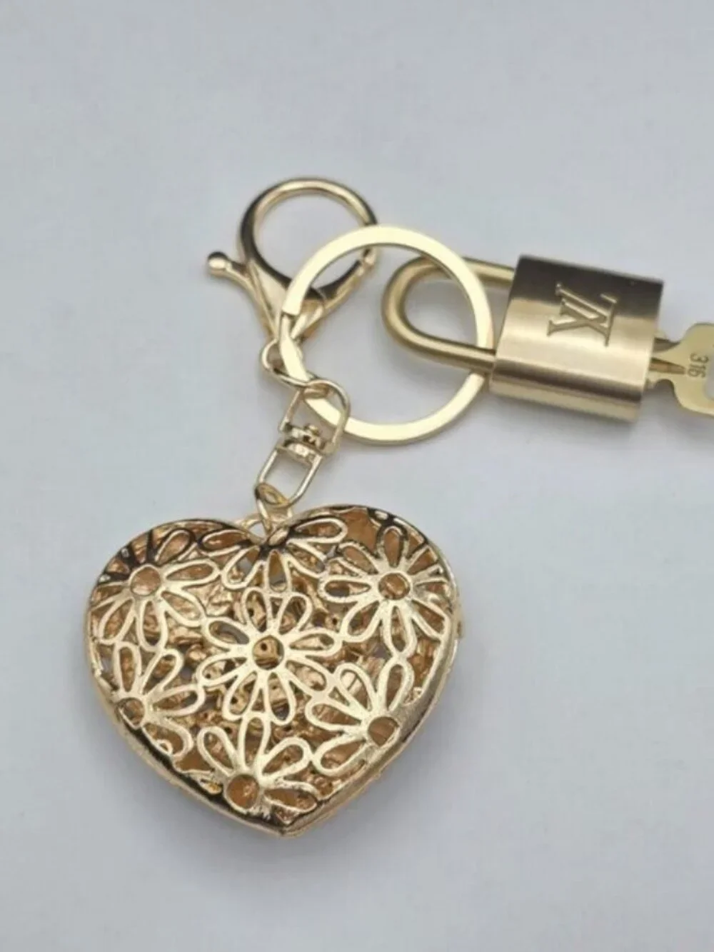 Authentic LV Louis Vuitton Gold Lock & Key 🔑 Unbranded Heart Keychain Charm